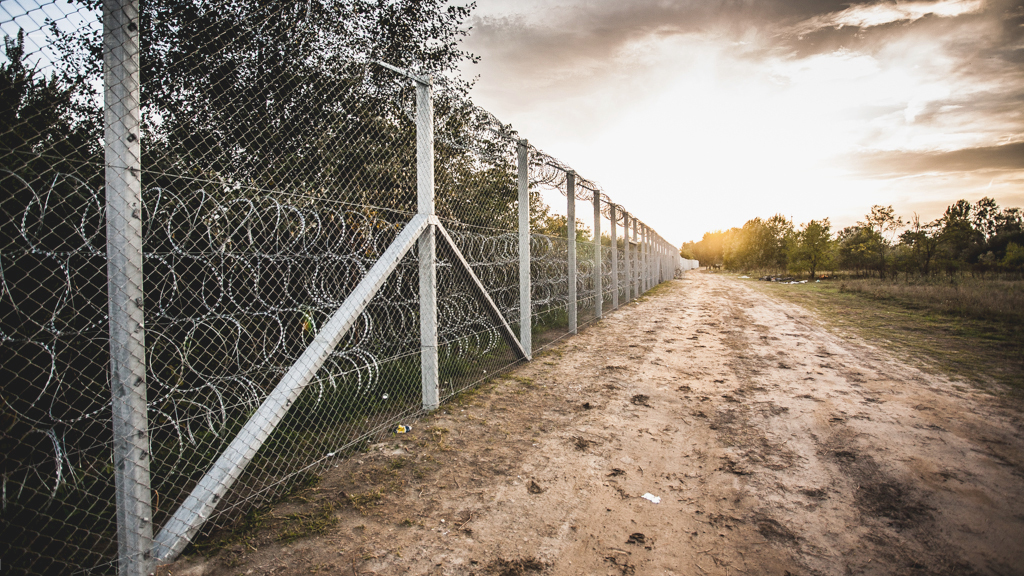 Hungary-Serbia_border_barrier